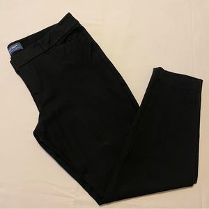 NEW Old Navy Black Pixie Pants. Size 12 Regular. NEW without tags.